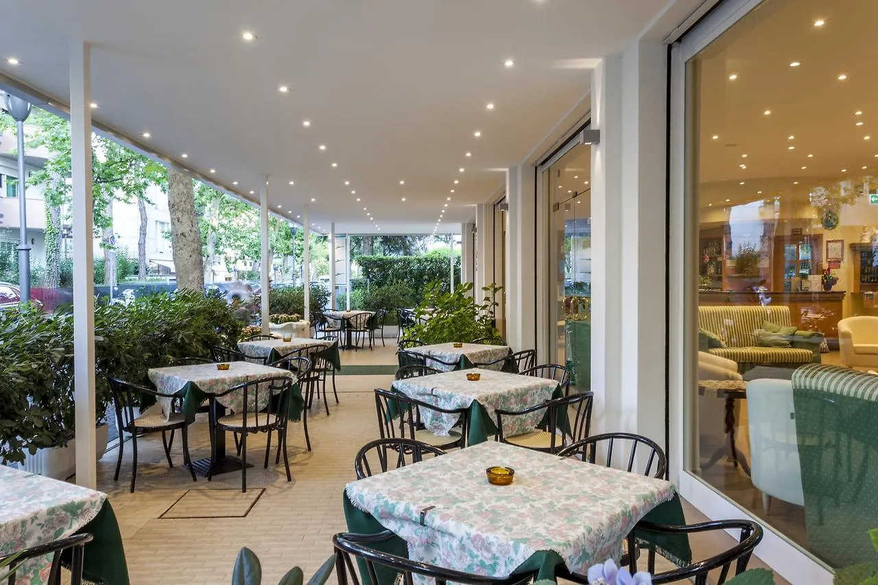 Hotel Ala Riccione 2*,